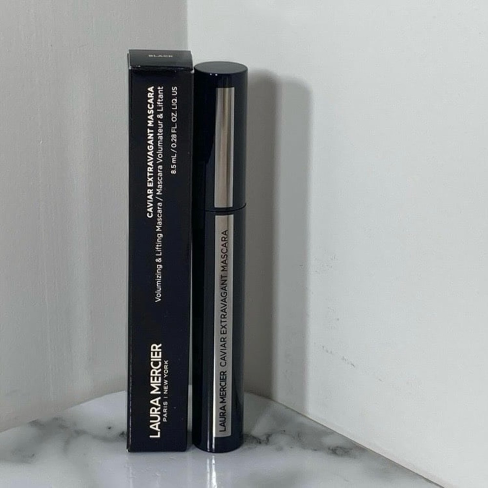 Laura Mercier Caviar Extravagant Mascara
Black 8.5ml Full Size BNIB